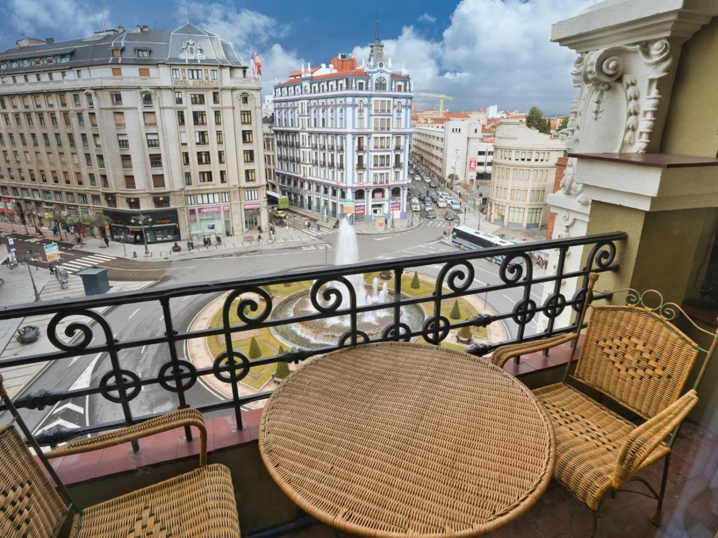 Housingleon Gaudi Suites Екстериор снимка